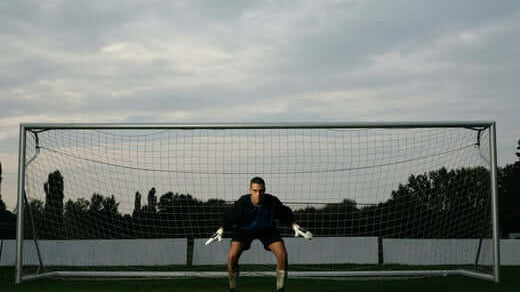 Goalkeeper Glove Sizing Chart: Which Size Gloves Do You Need?