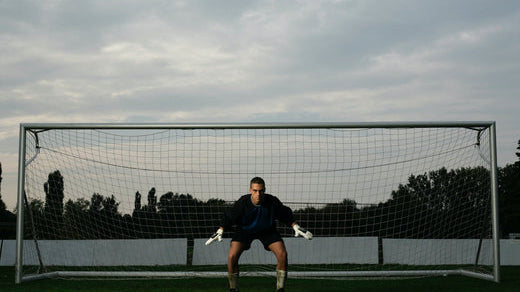 Goalkeeper Glove Sizing Chart: Which Size Gloves Do You Need?