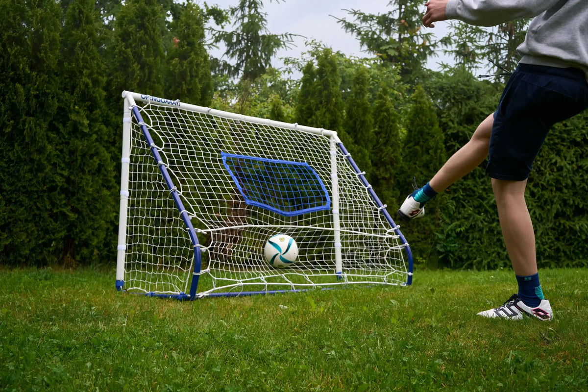 Futchi Fußball Rebounder – Mit Smartphone-App, Für Drinnen & Draußen, Inkl. Netz & Halterung